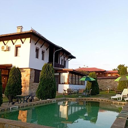 Toncho'S Guest House For 16 Guests Arbanasi Exteriér fotografie